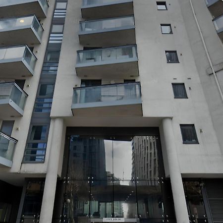 Royal Crossharbour Apartment London Exterior photo