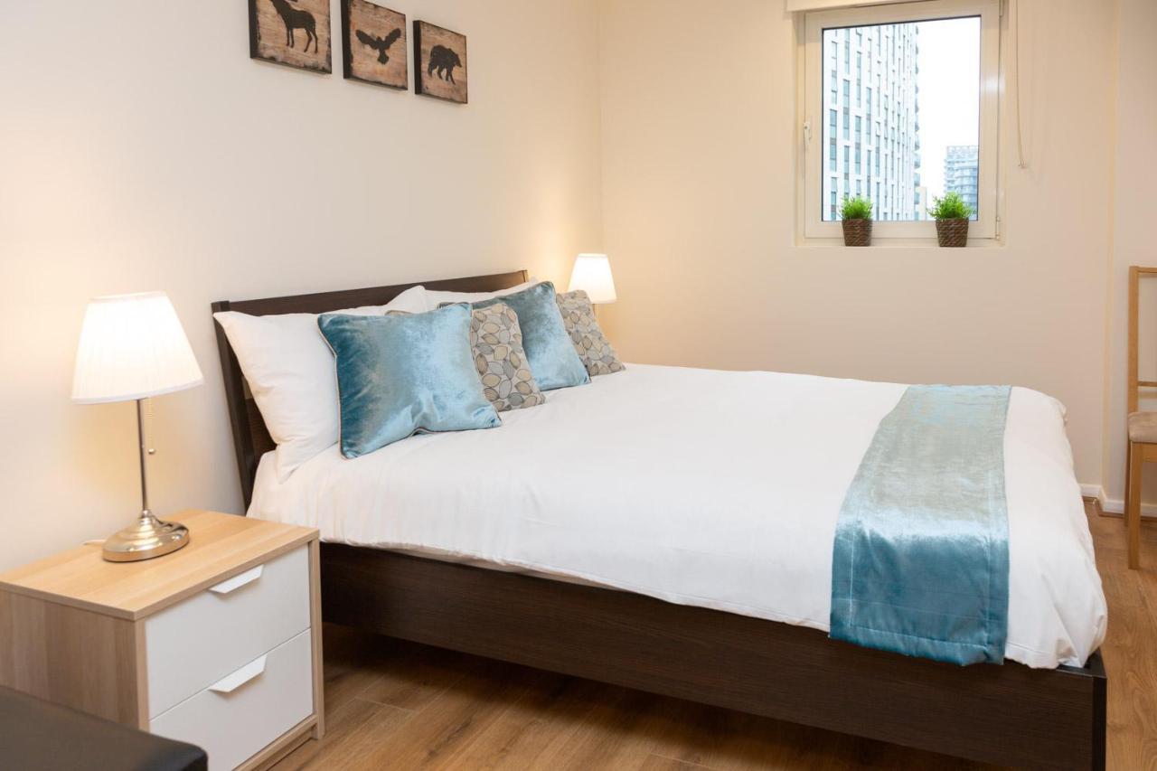Royal Crossharbour Apartment London Exterior photo