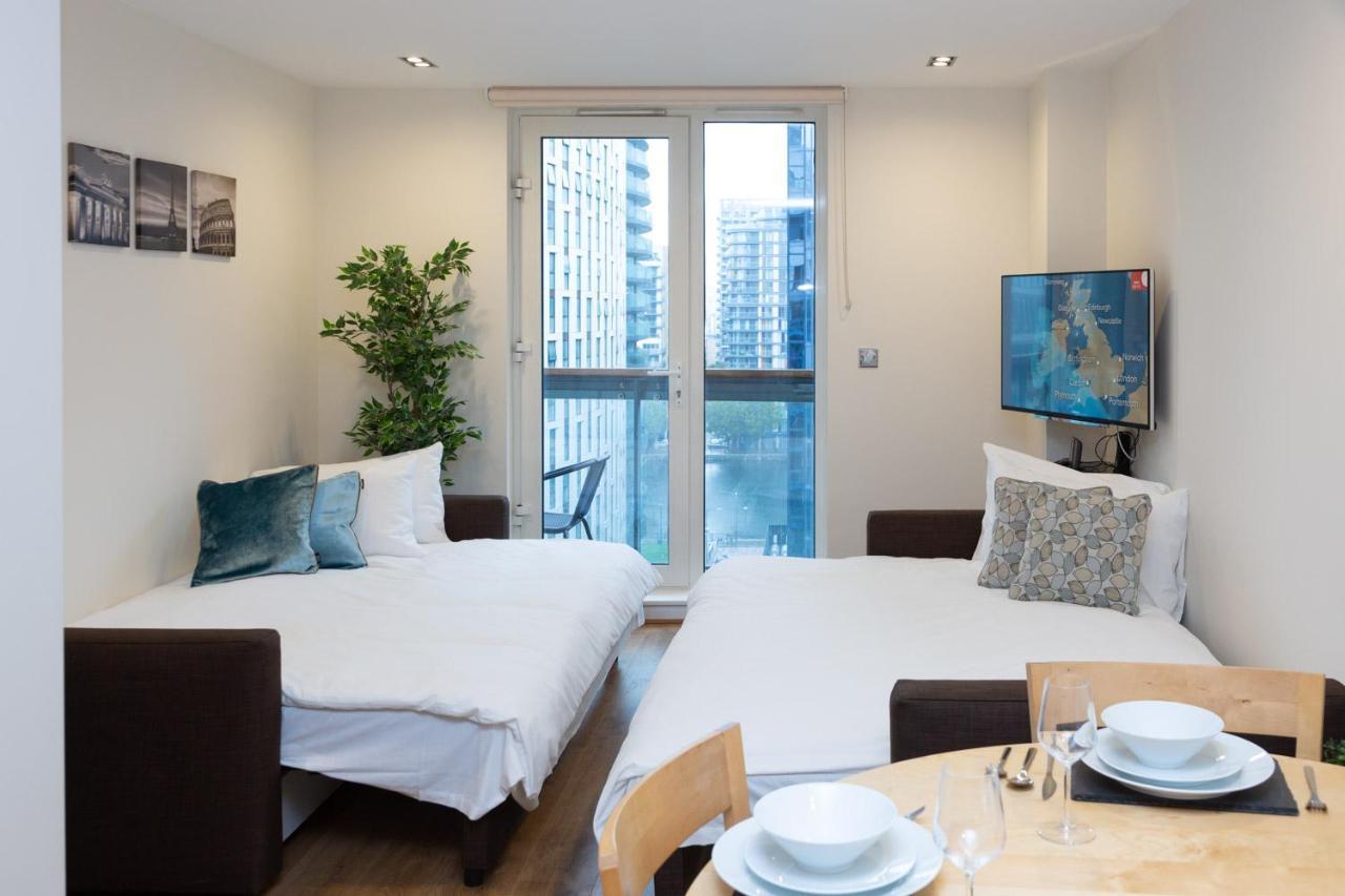 Royal Crossharbour Apartment London Exterior photo
