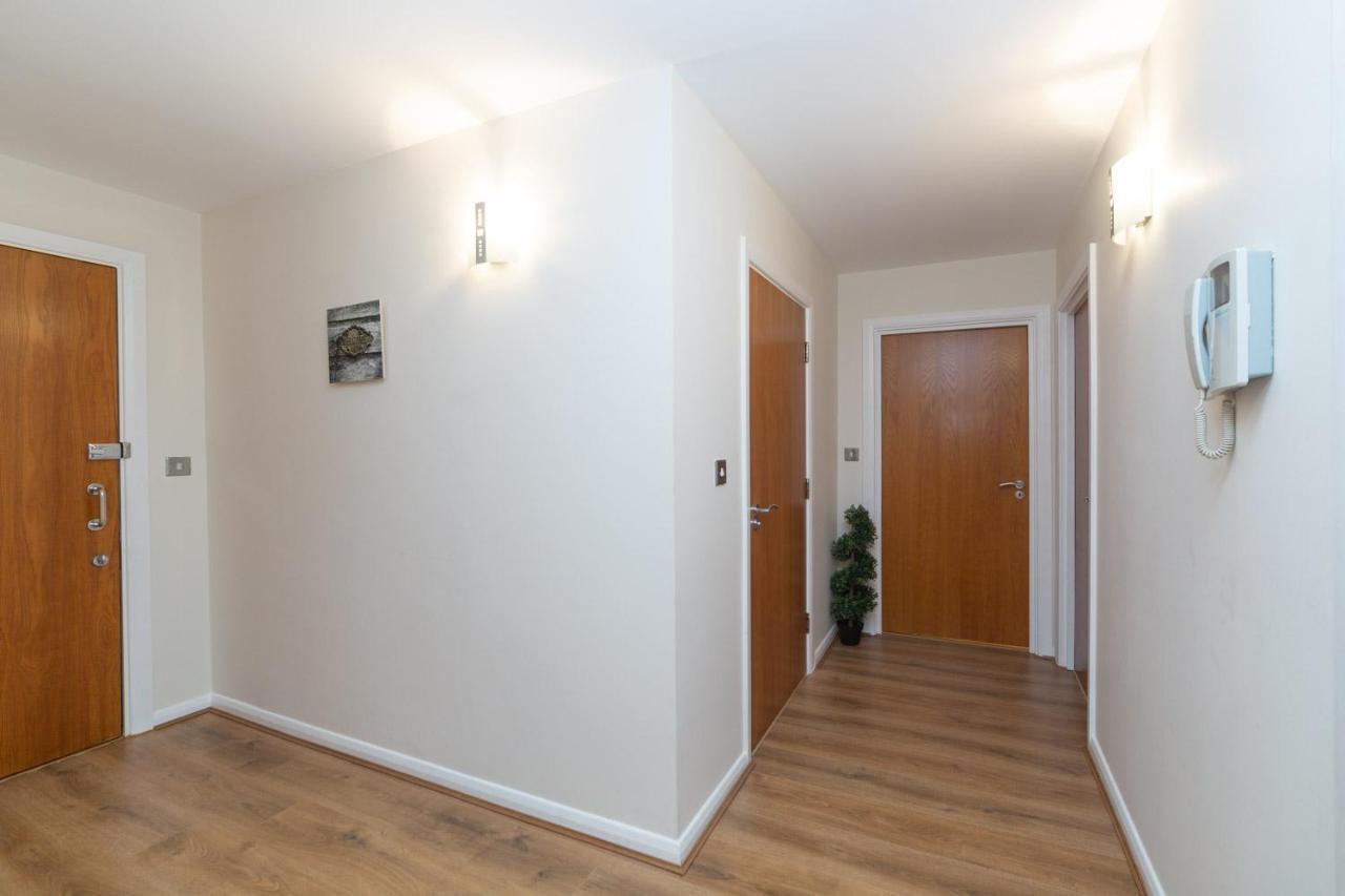 Royal Crossharbour Apartment London Exterior photo