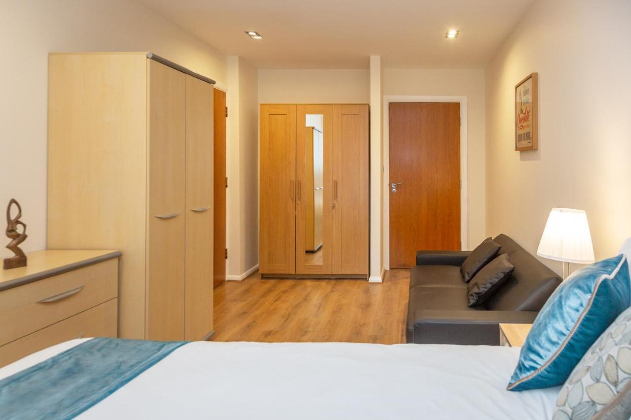 Royal Crossharbour Apartment London Exterior photo